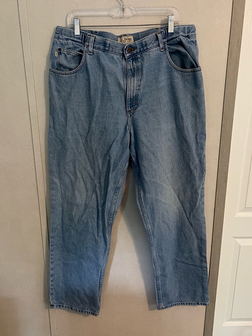 L.L.Bean Comfort Waist Jeans Mens 38x32 Relaxed Fit Light Wash Denim